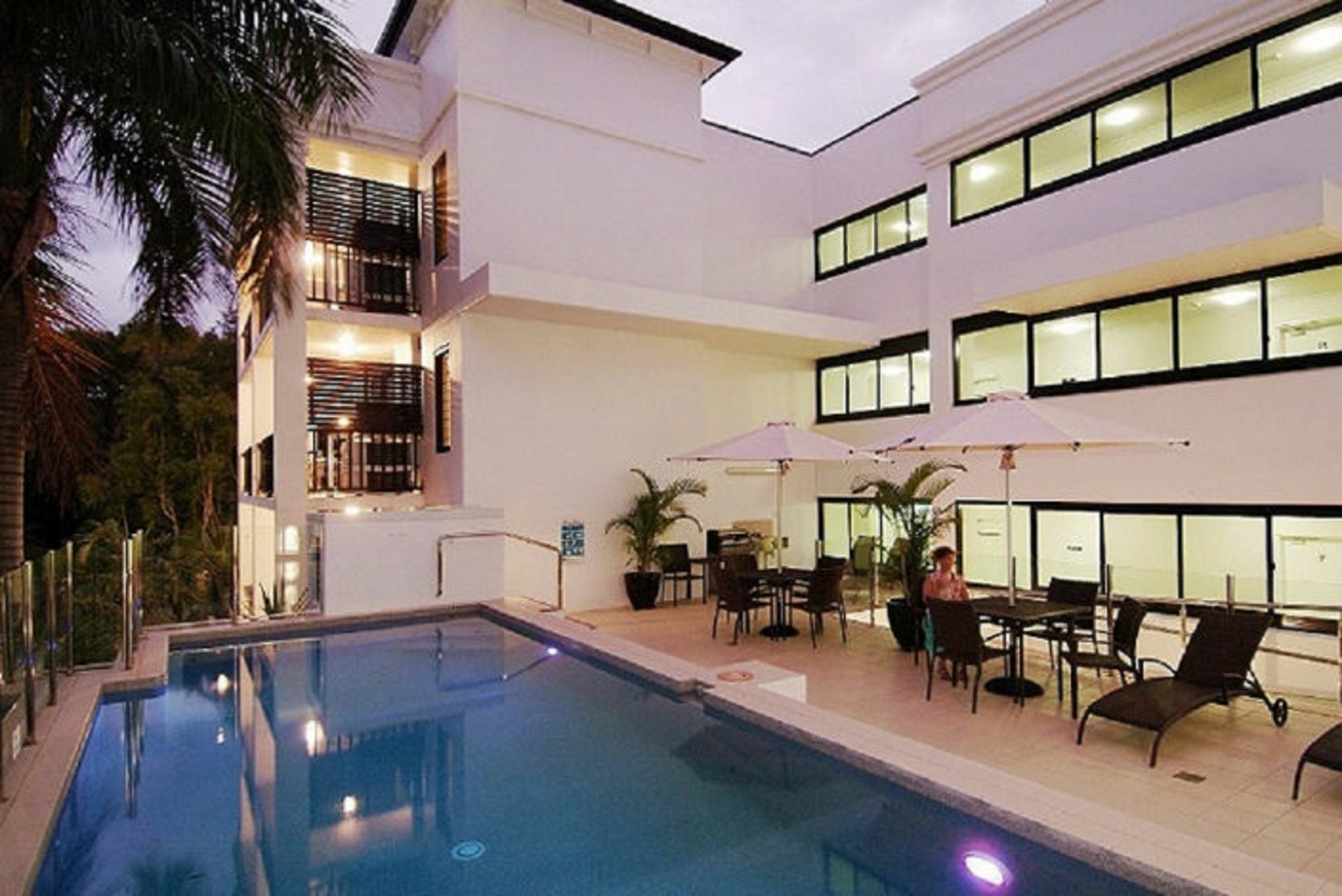 Elysium Apartments Palm Cove Exterior photo